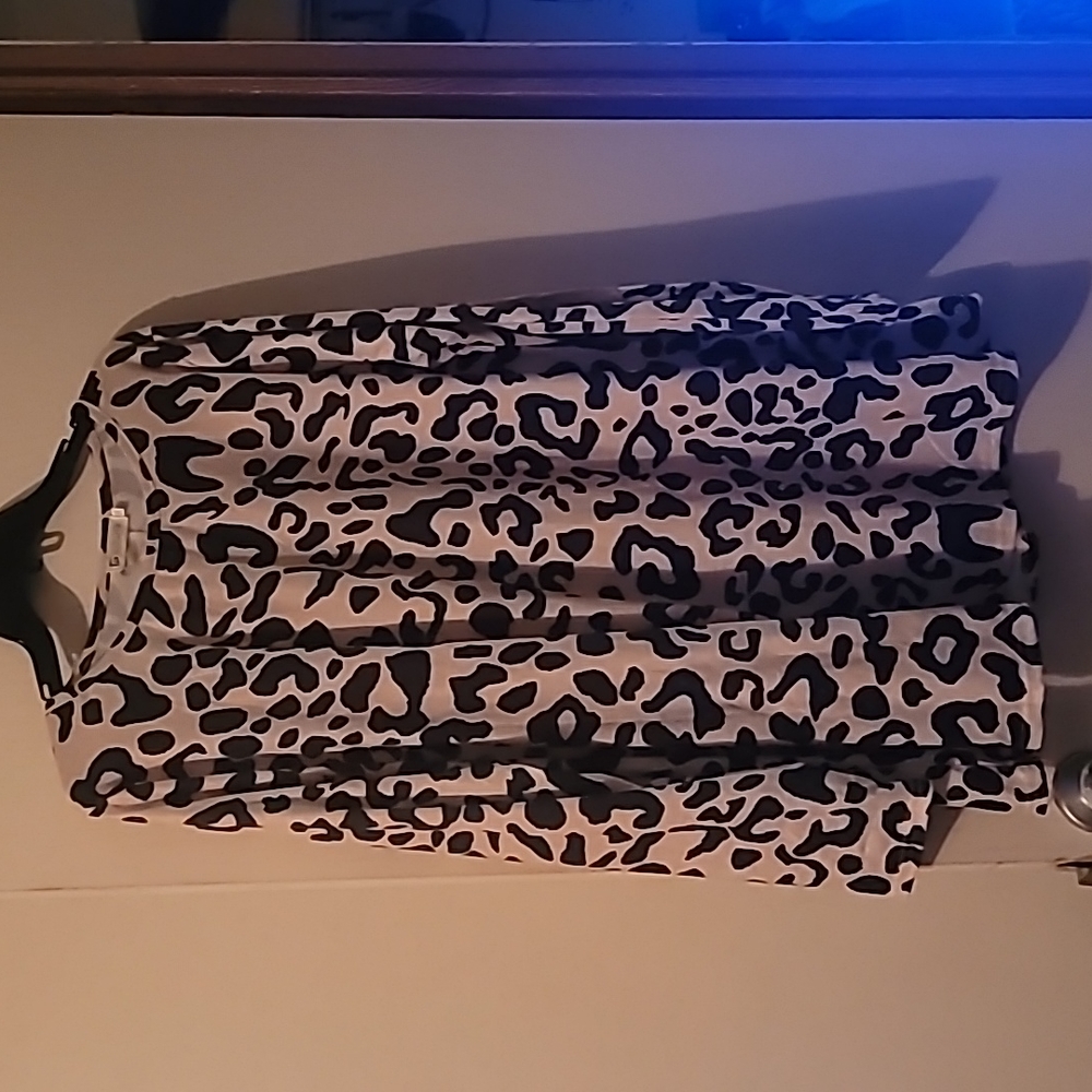 Womans Plus For Grand PL Animal Print Suede Patch On Elbows Top